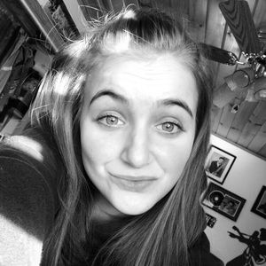 Meet your Posher, Abby